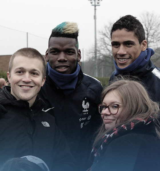 Audrey et Raphaël aux côtés de Paul Pogba et Raphaël Varane