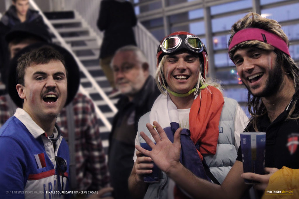Des supporters déguisés.