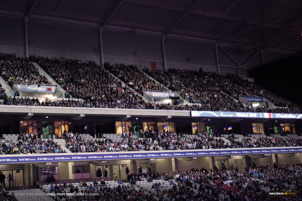 La tribune Est du stade Pierre Mauroy