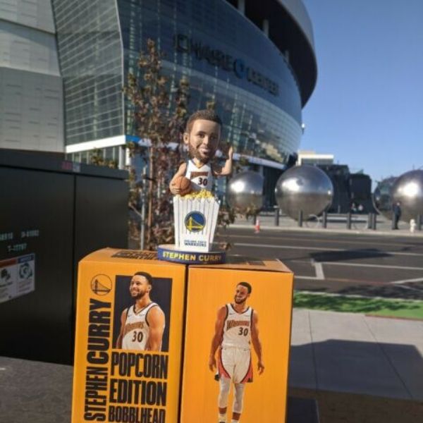 Stephen-Curry-Popcorn-Bobblehead-Fanstriker