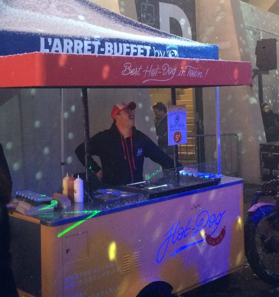 Le stand de Hot Dog sous la neige