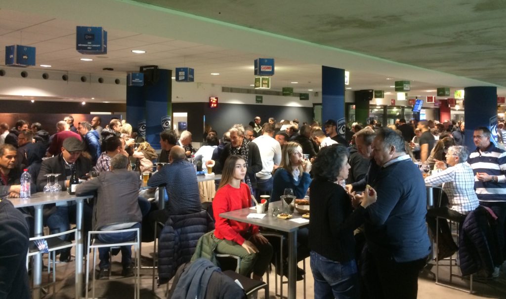Le grand salon VIP du GGL Stadium était plein pour ce match de gala